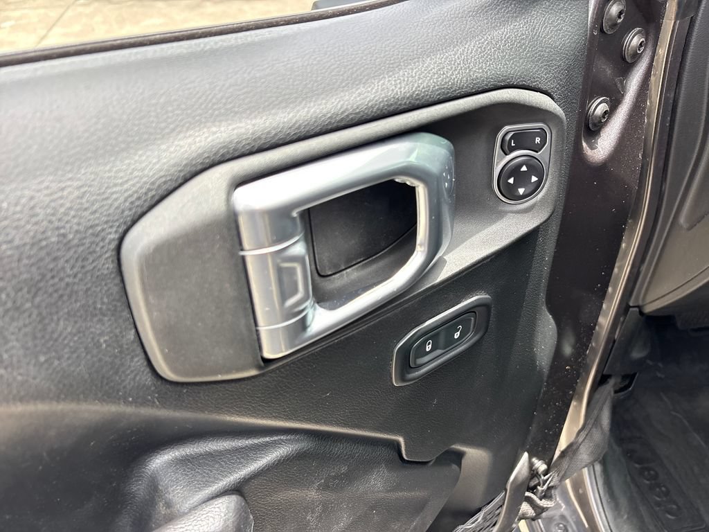 Used 2020 Jeep Wrangler Unlimited Sport AWD/4WD image 17