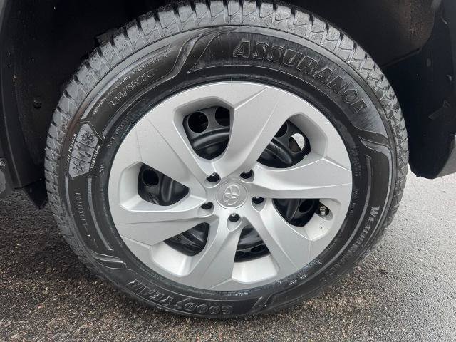Used 2019 Toyota RAV4 LE AWD/4WD image 25