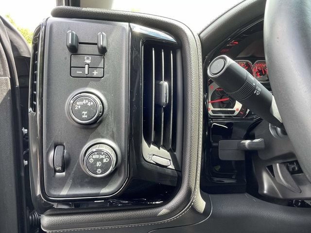 Used 2018 Chevrolet Silverado 1500 LTZ Z71 w/ LTZ Plus Package AWD/4WD image 16