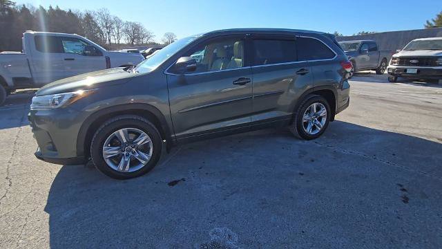 Used 2018 Toyota Highlander Limited image 2