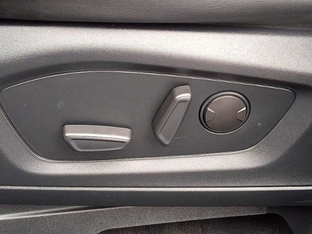 Certified 2022 Ford Explorer XLT w/ Equipment Group 202A image 27