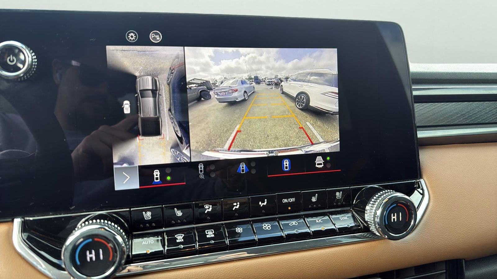 Used 2023 GMC Canyon AT4 w/ AT4 Premium Package image 17