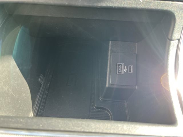 Certified 2021 Ford Edge Titanium w/ Cargo Accessory Package image 33