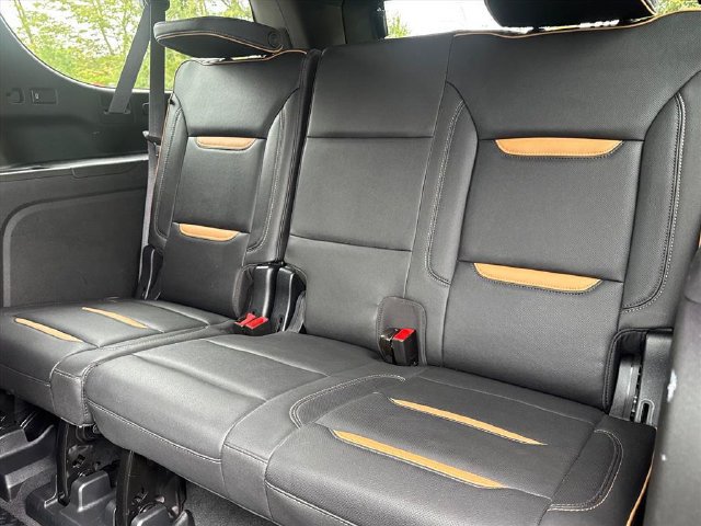 Used 2023 GMC Yukon XL AT4 AWD/4WD image 18