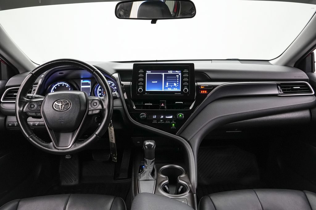 Used 2021 Toyota Camry SE w/ Cold Weather Package FWD image 14