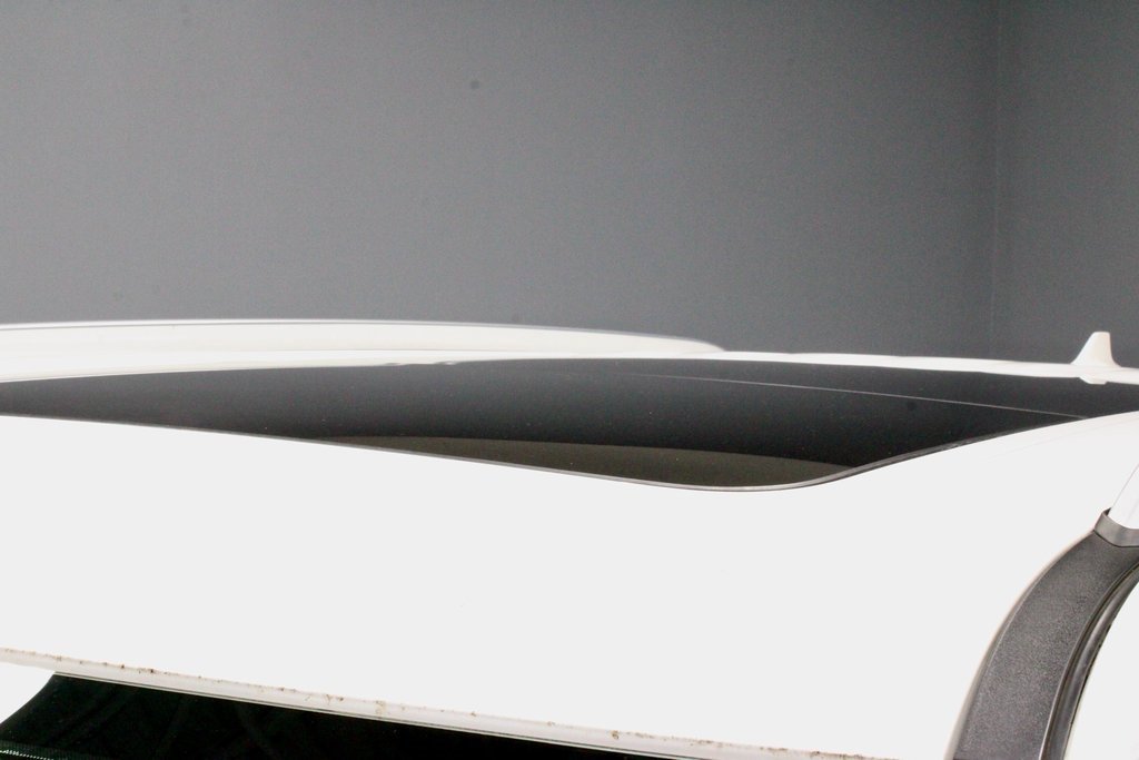 Certified 2022 Ford Explorer Platinum w/ Equipment Group 601A image 24