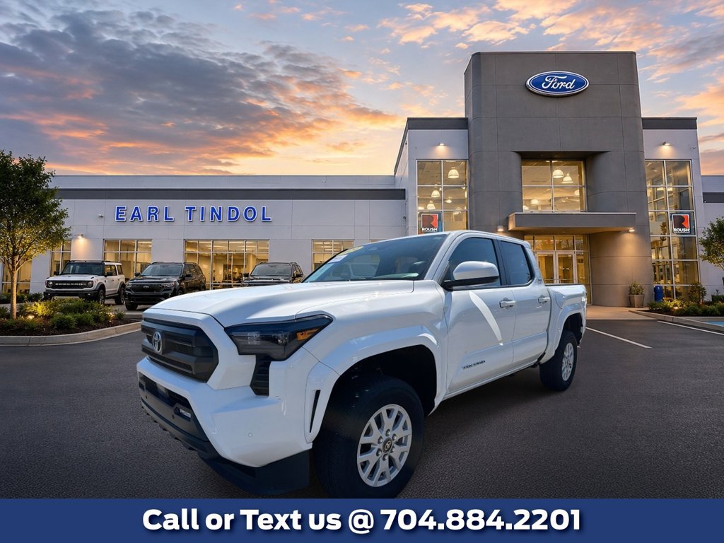 Used 2024 Toyota Tacoma SR5 AWD/4WD image 1