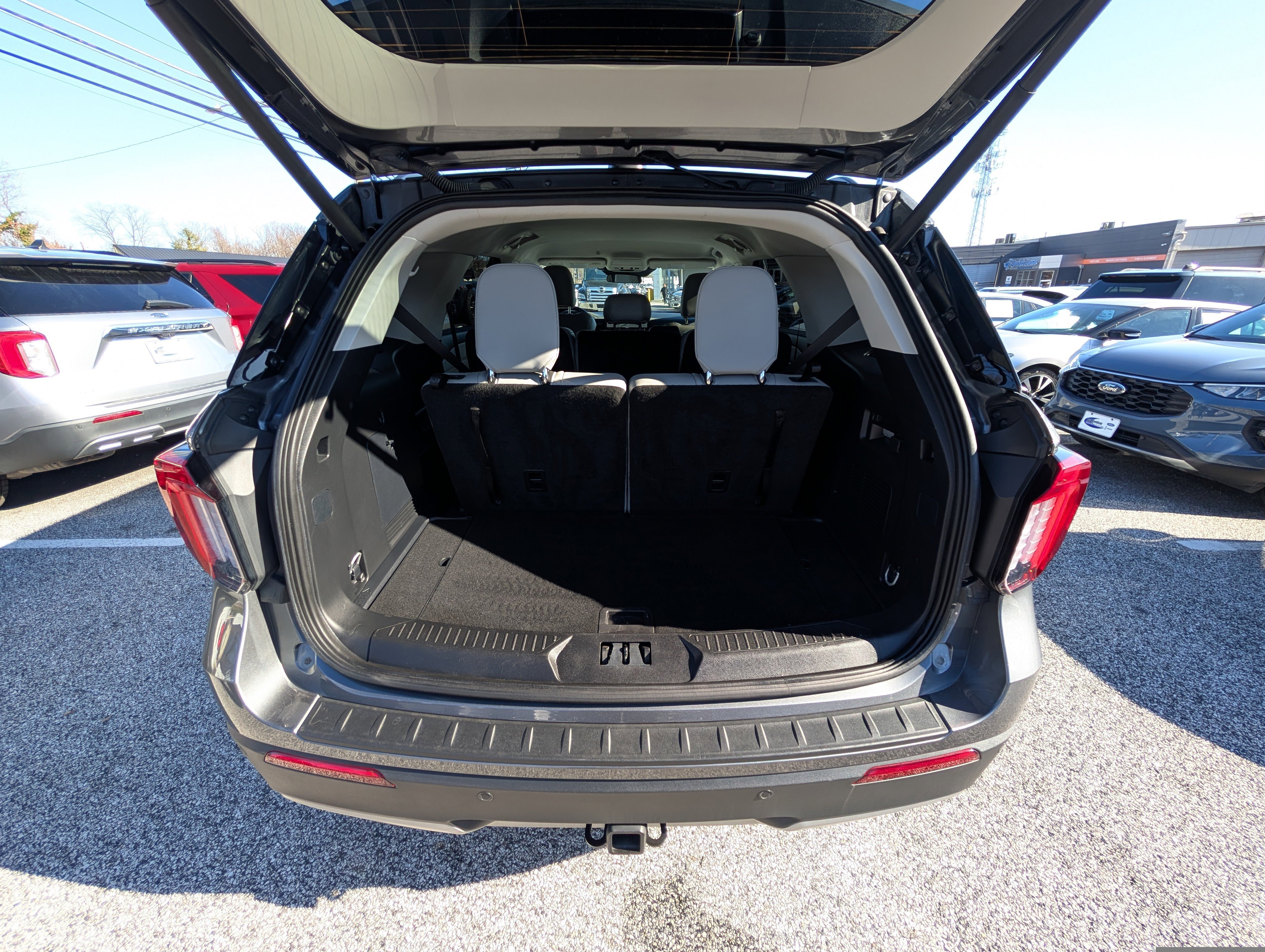 Certified 2025 Ford Explorer Active w/ Active Comfort Package image 15