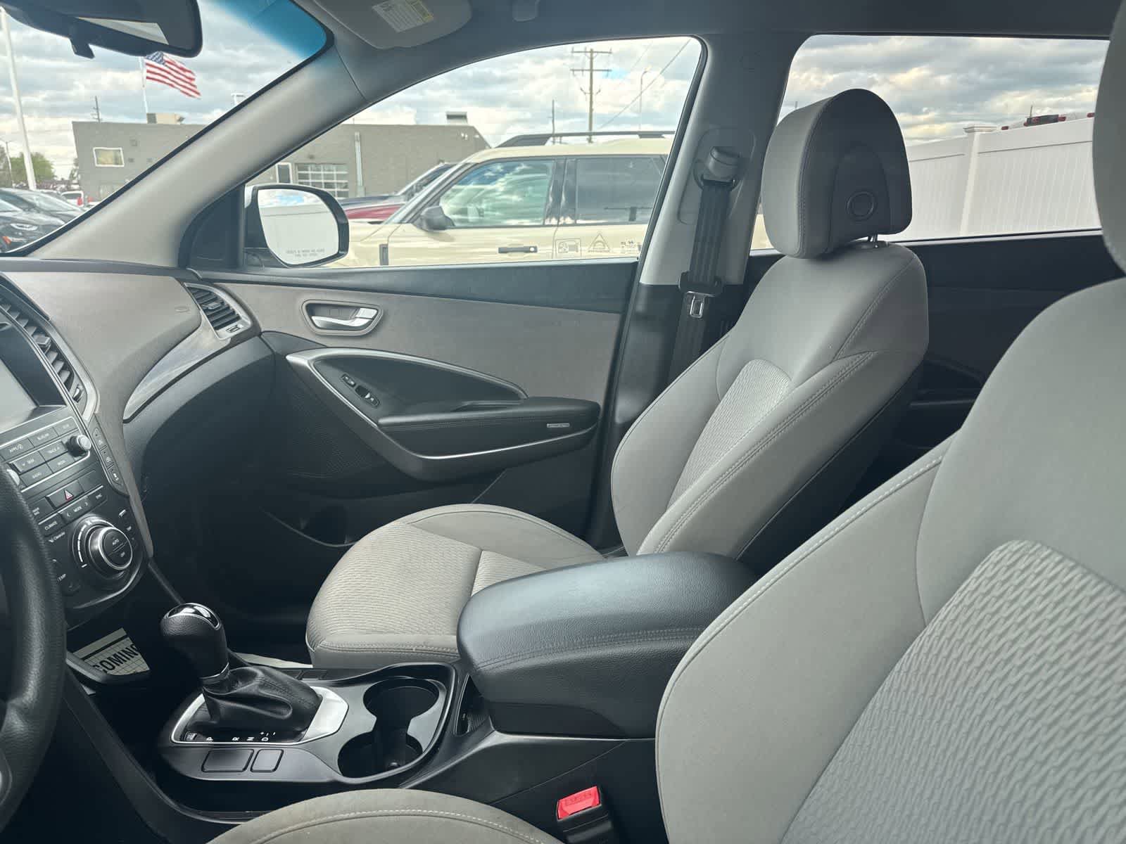 Used 2018 Hyundai Santa Fe SE w/ Cargo Package AWD/4WD image 29