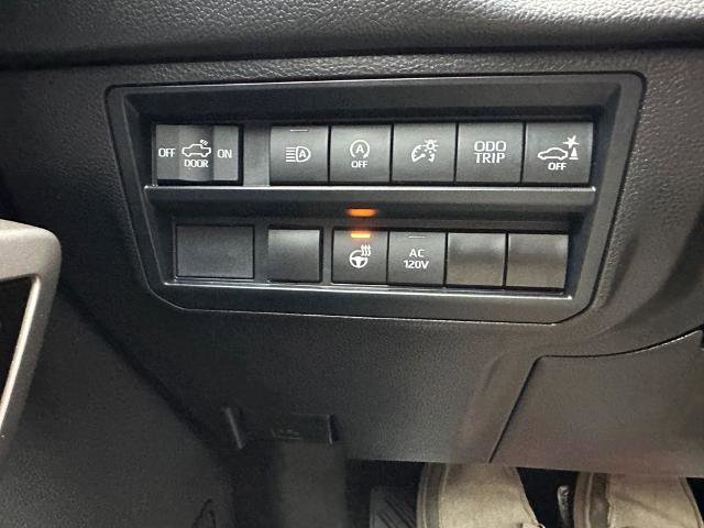 Used 2025 Toyota Tundra Limited image 12