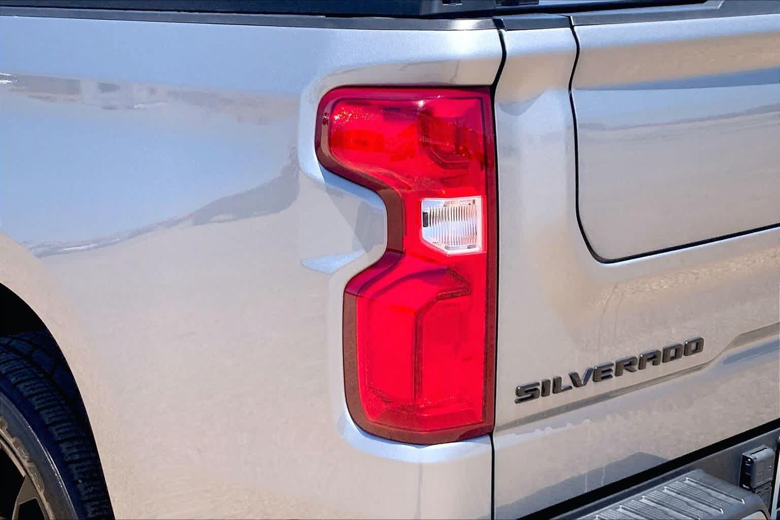 Used 2024 Chevrolet Silverado 1500 High Country w/ High Country Premium Package AWD/4WD image 29