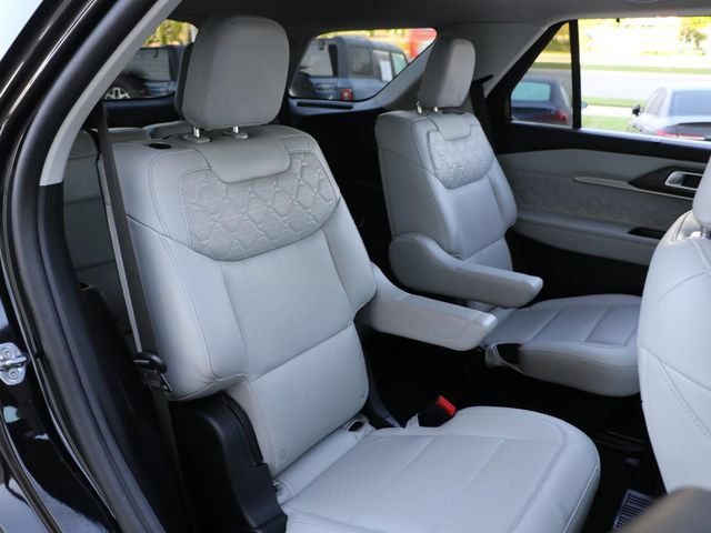 Certified 2025 Ford Explorer Platinum w/ Ultimate Package AWD/4WD image 12