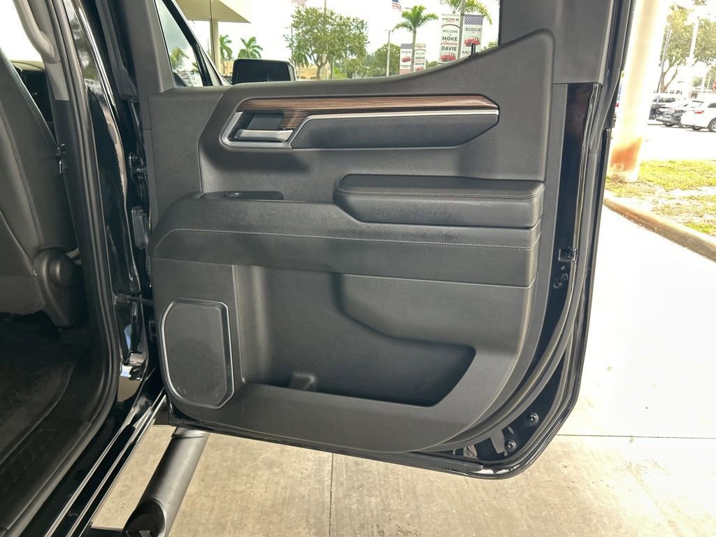 Used 2022 Chevrolet Silverado 1500 LT Trail Boss w/ LT Trail Boss Premium Package image 37