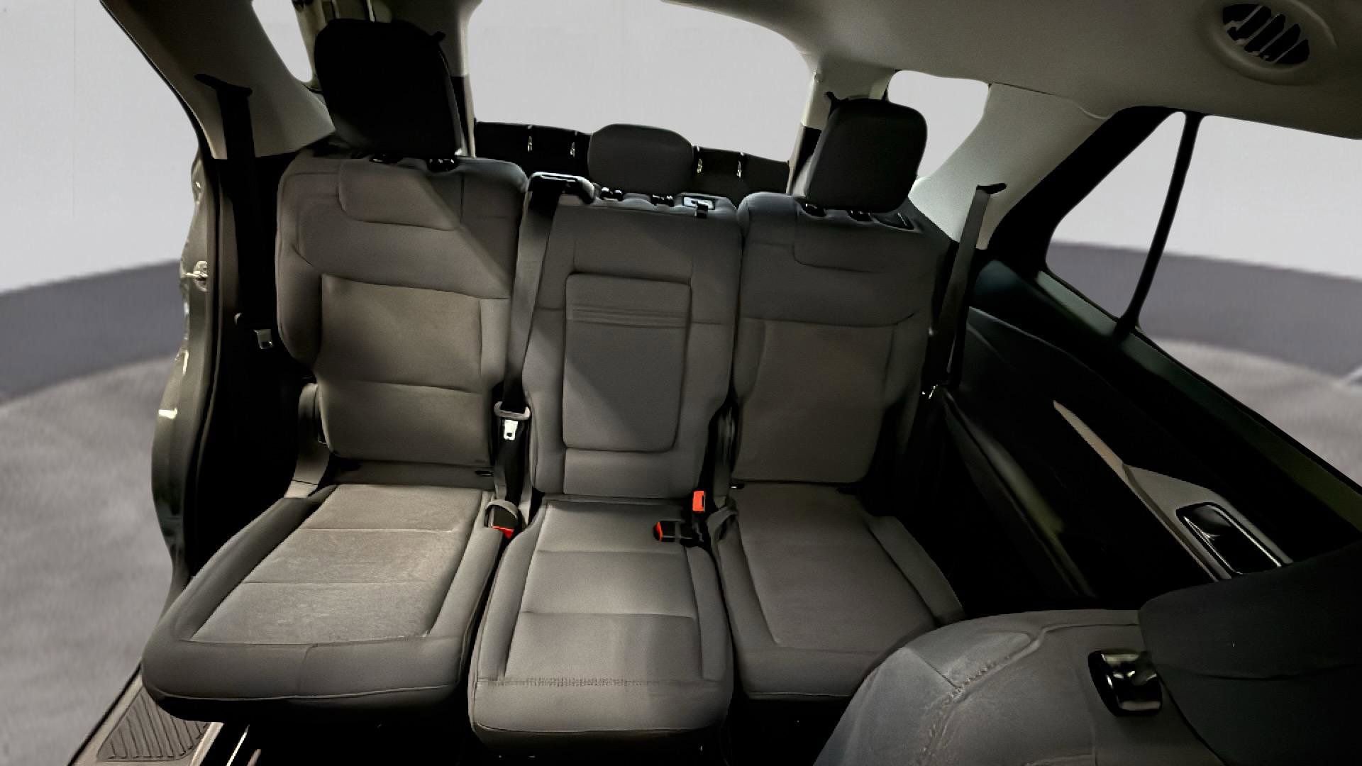 Certified 2025 Ford Explorer Active image 19