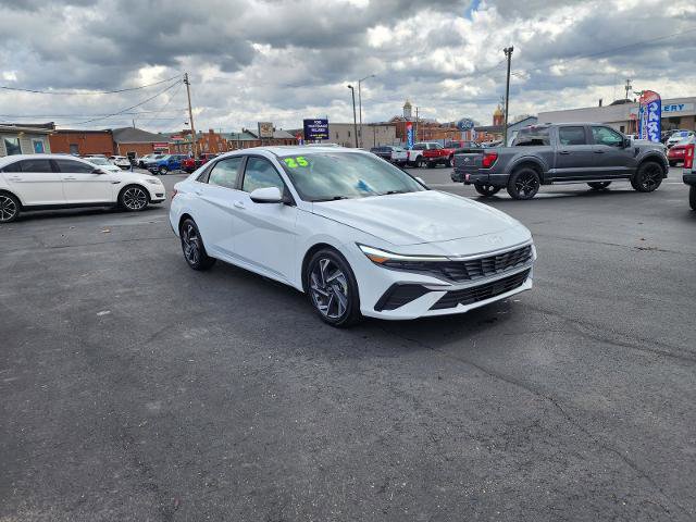 Used 2025 Hyundai Elantra SEL FWD image 7