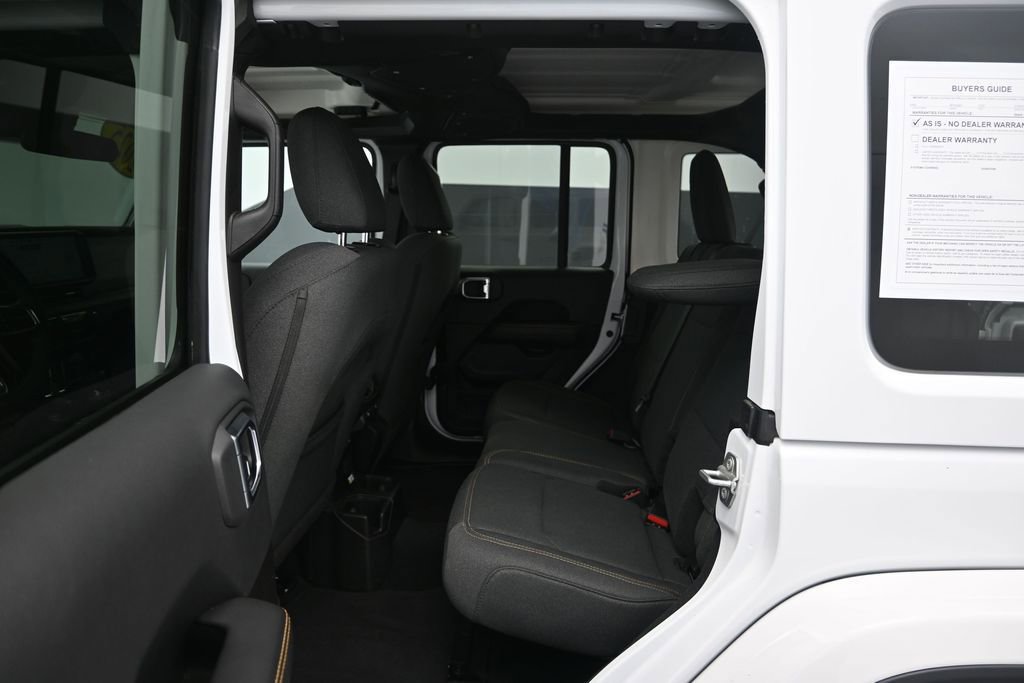 Used 2025 Jeep Wrangler Sahara AWD/4WD image 13