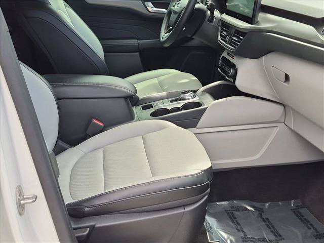 Certified 2025 Ford Escape SE FWD image 18
