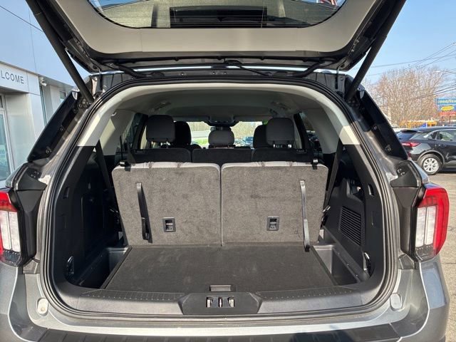 Certified 2025 Ford Explorer Active image 9