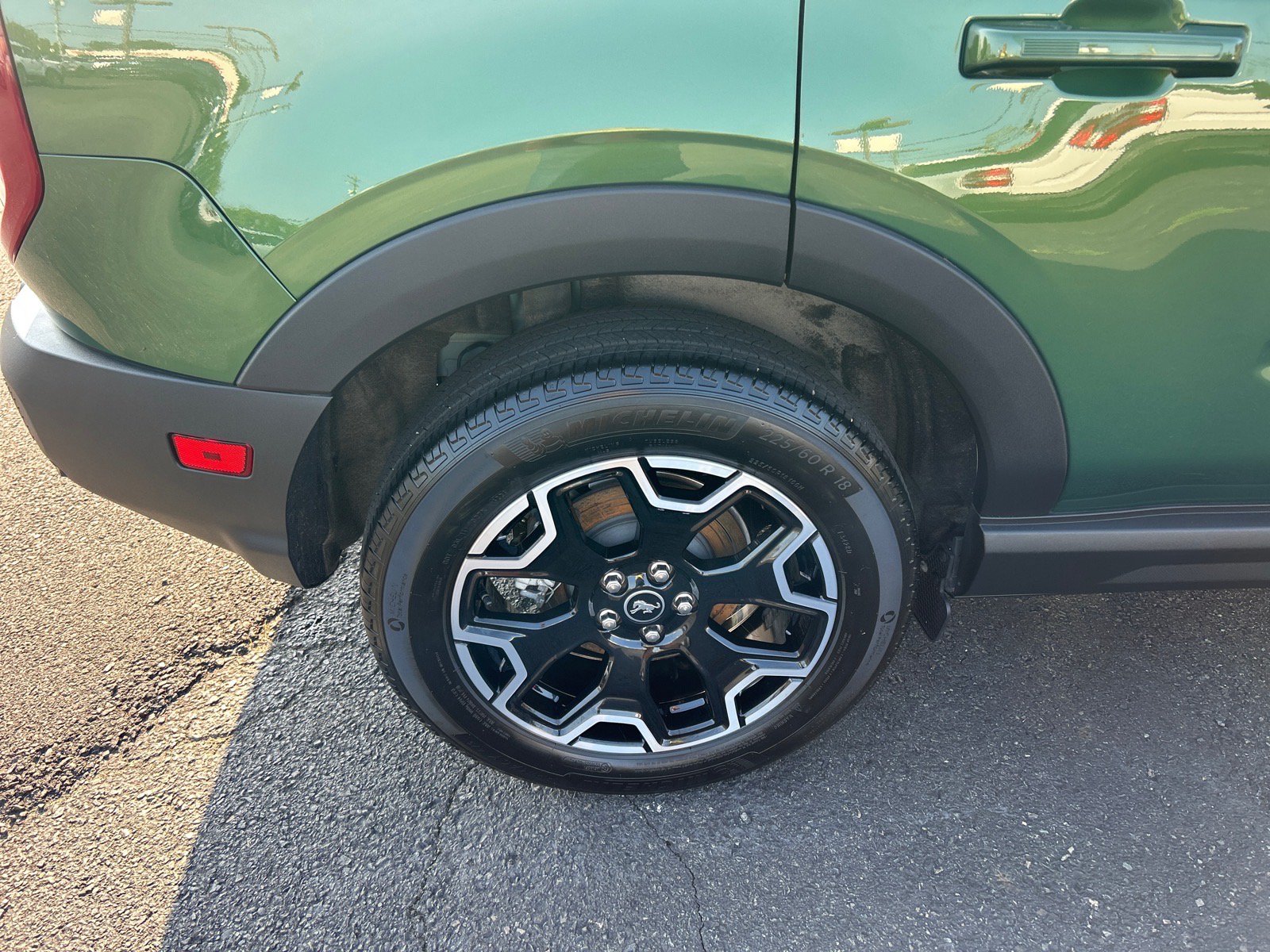 Certified 2025 Ford Bronco Sport Outer Banks w/ Outer Banks Tech Package+ AWD/4WD image 27