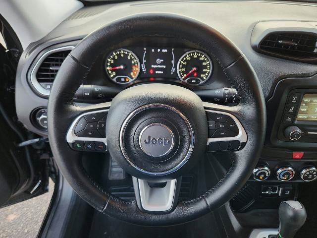 Used 2017 Jeep Renegade Latitude FWD image 12