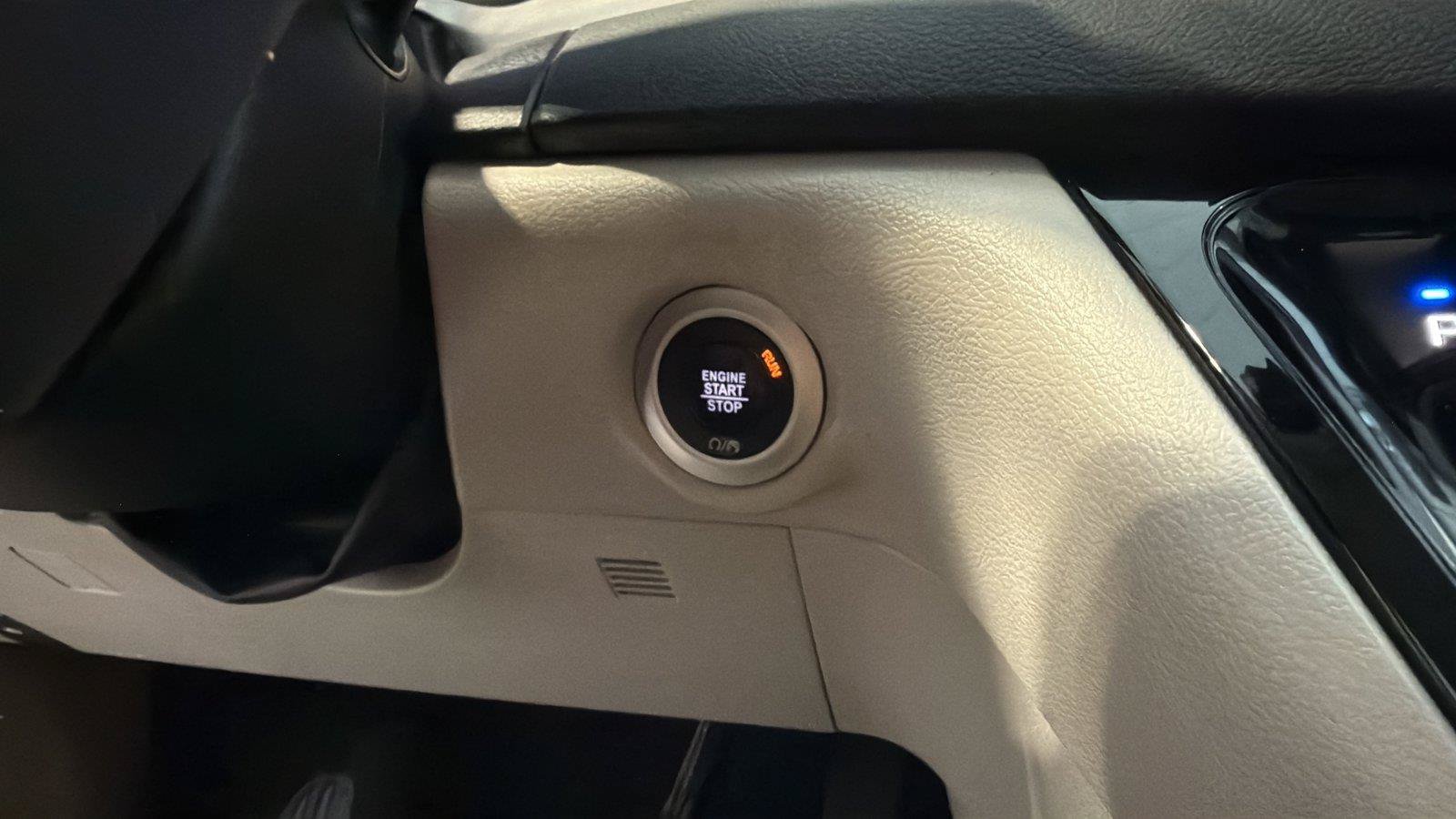 Used 2022 Chrysler Pacifica Touring-L FWD image 22