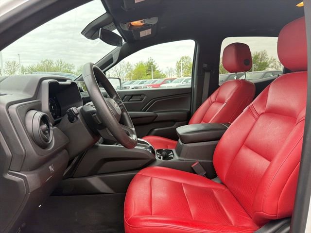 Used 2024 Chevrolet Colorado W/T w/ WT Convenience Package RWD image 17