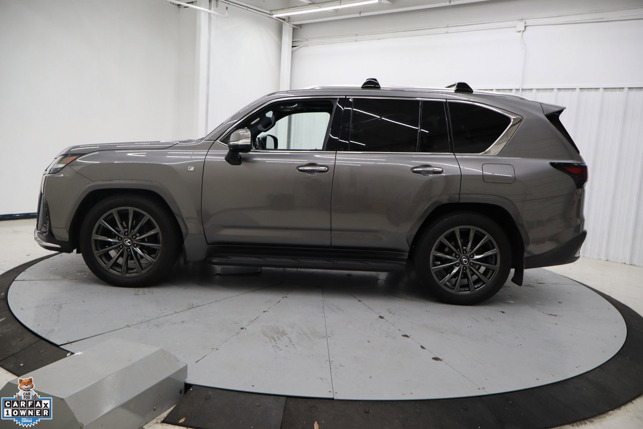 Used 2024 Lexus LX 600 F Sport AWD/4WD image 9