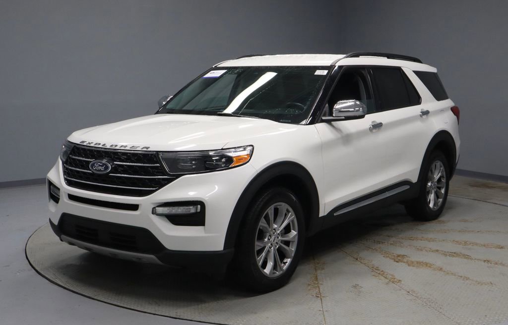 Certified 2023 Ford Explorer XLT w/ Equipment Group 202A AWD/4WD image 7