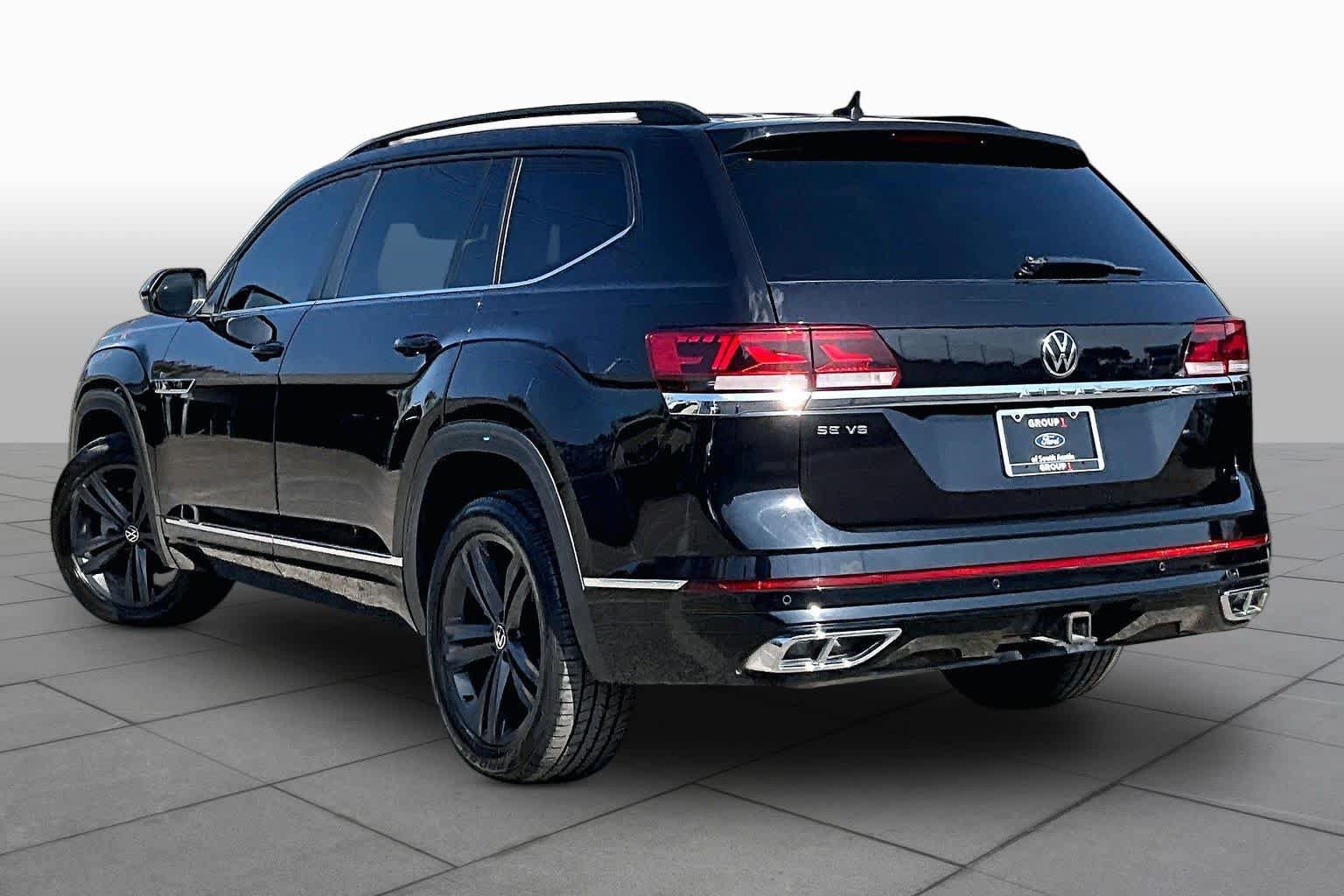 Used 2021 Volkswagen Atlas SE w/ Panoramic Sunroof Package FWD image 12