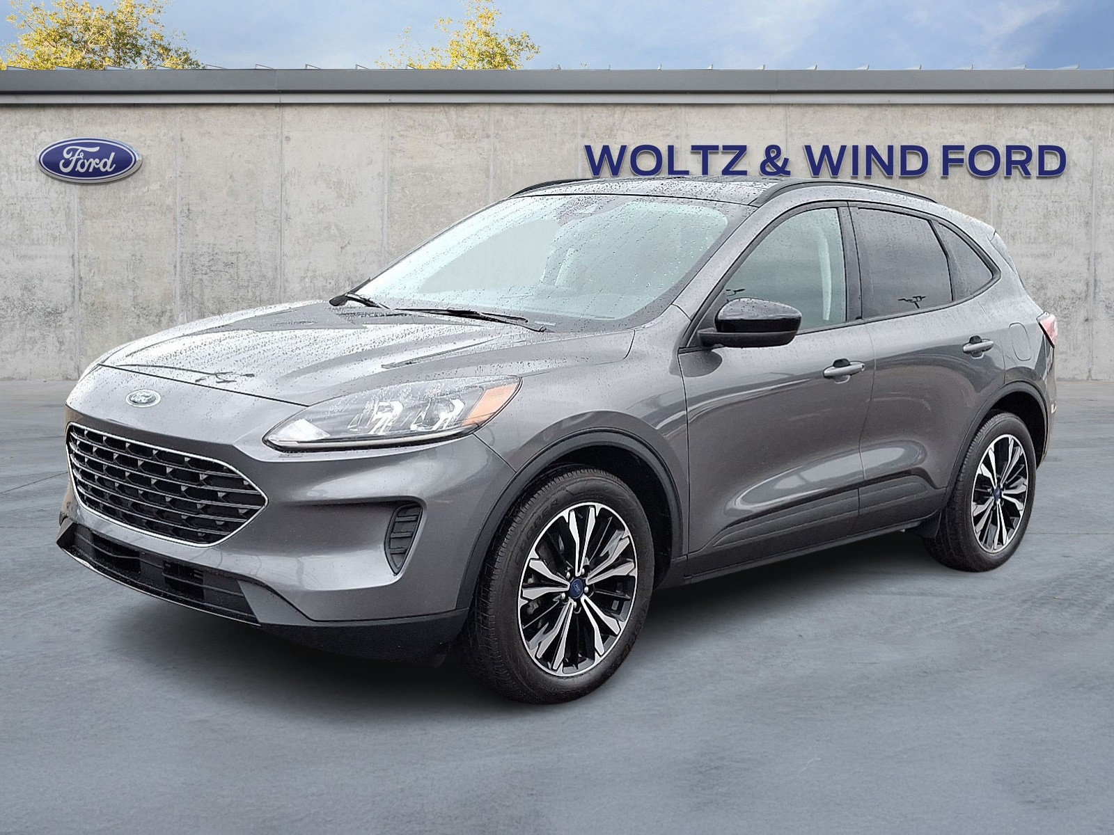 Certified 2022 Ford Escape SE w/ SE Sport Appearance Package AWD/4WD image 3