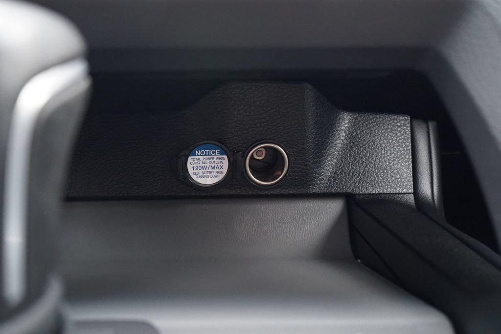 Used 2022 Toyota Avalon Limited w/ Advanced Safety Package FWD image 16
