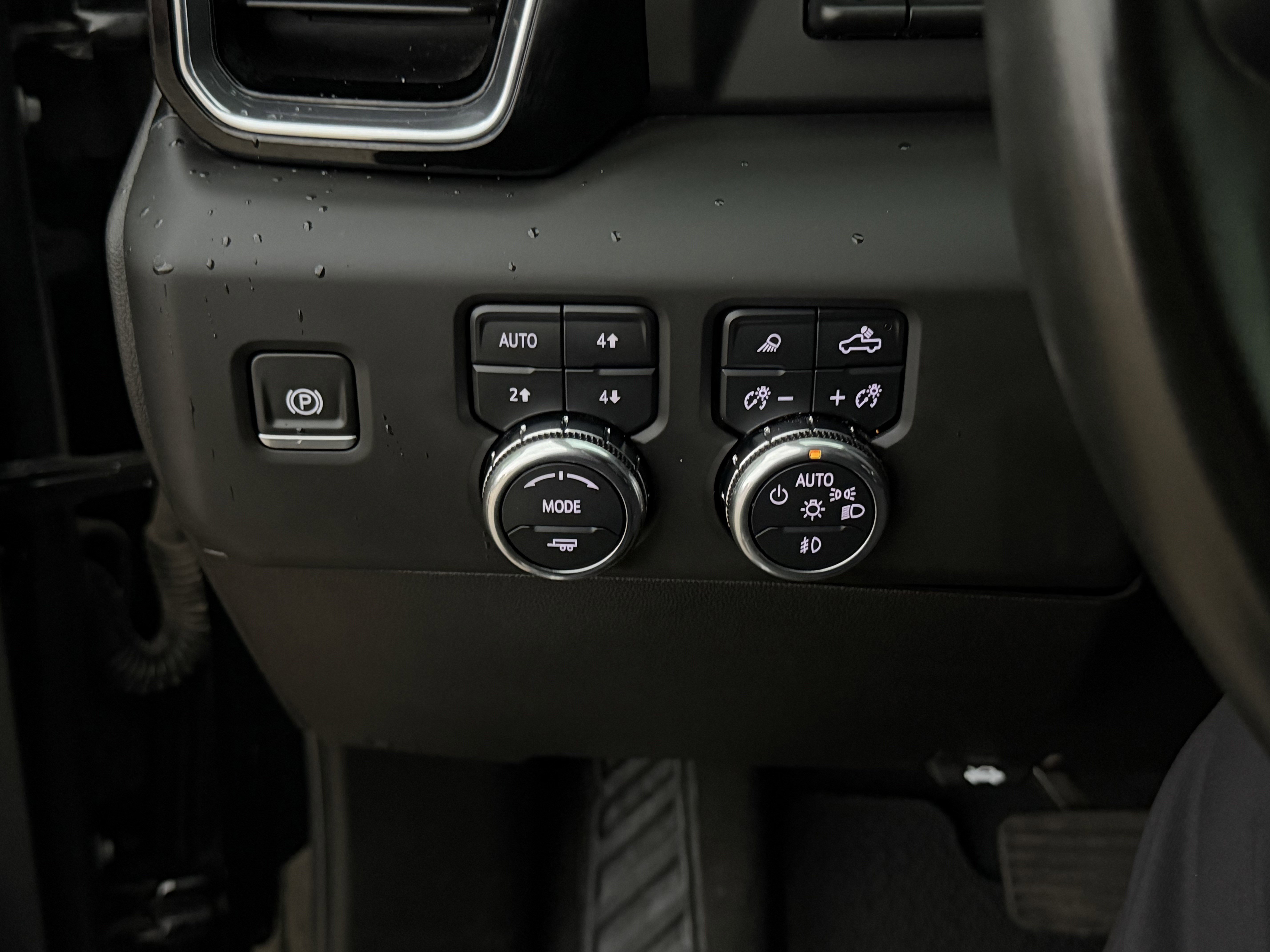 Used 2025 GMC Sierra 3500 Denali w/ Denali Reserve Package AWD/4WD image 25