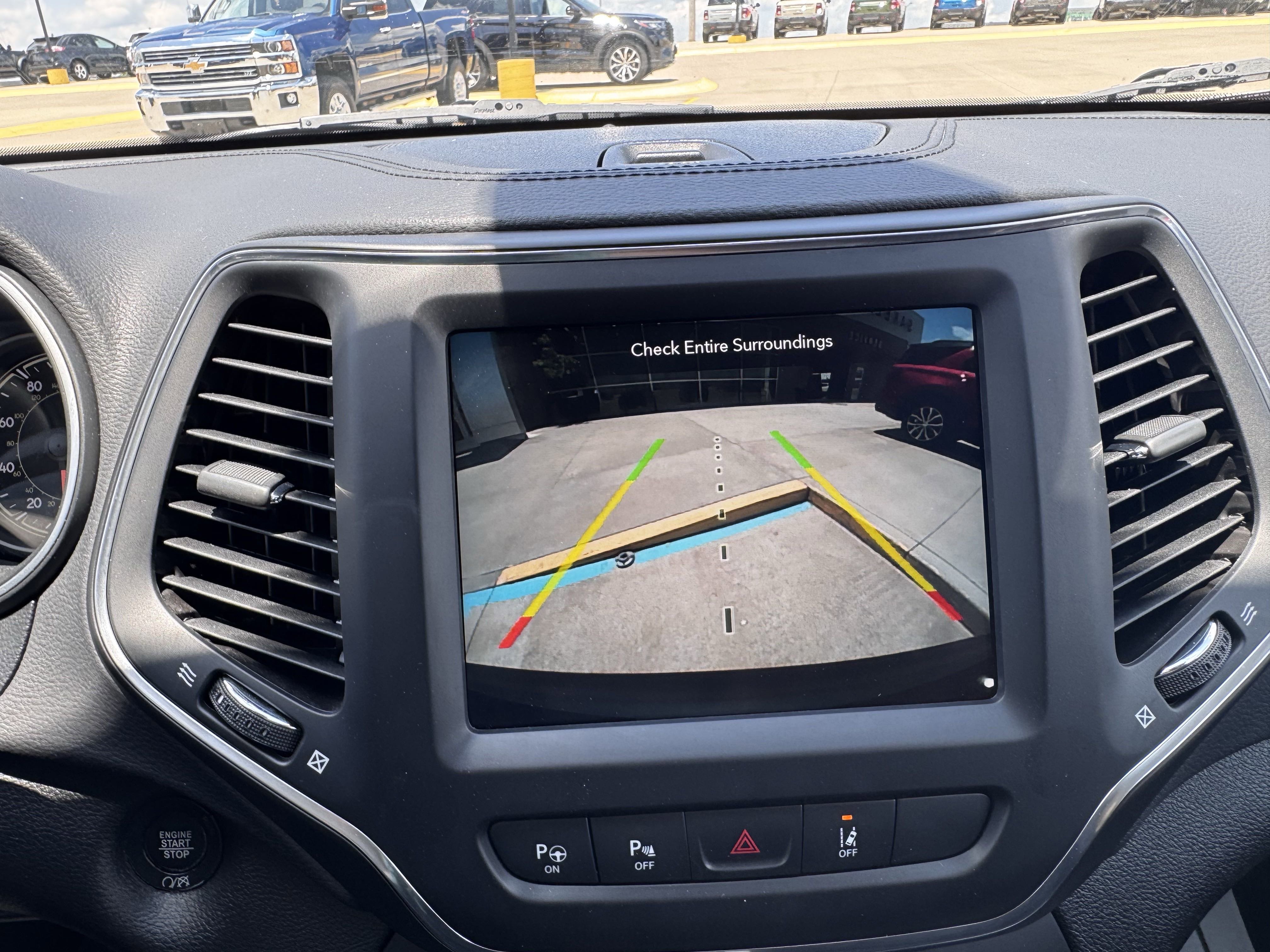 Used 2023 Jeep Cherokee Altitude Lux image 22