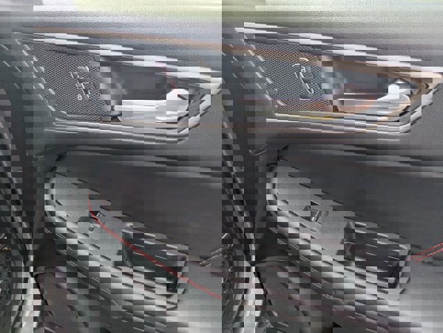 Certified 2022 Ford Edge ST-Line image 33