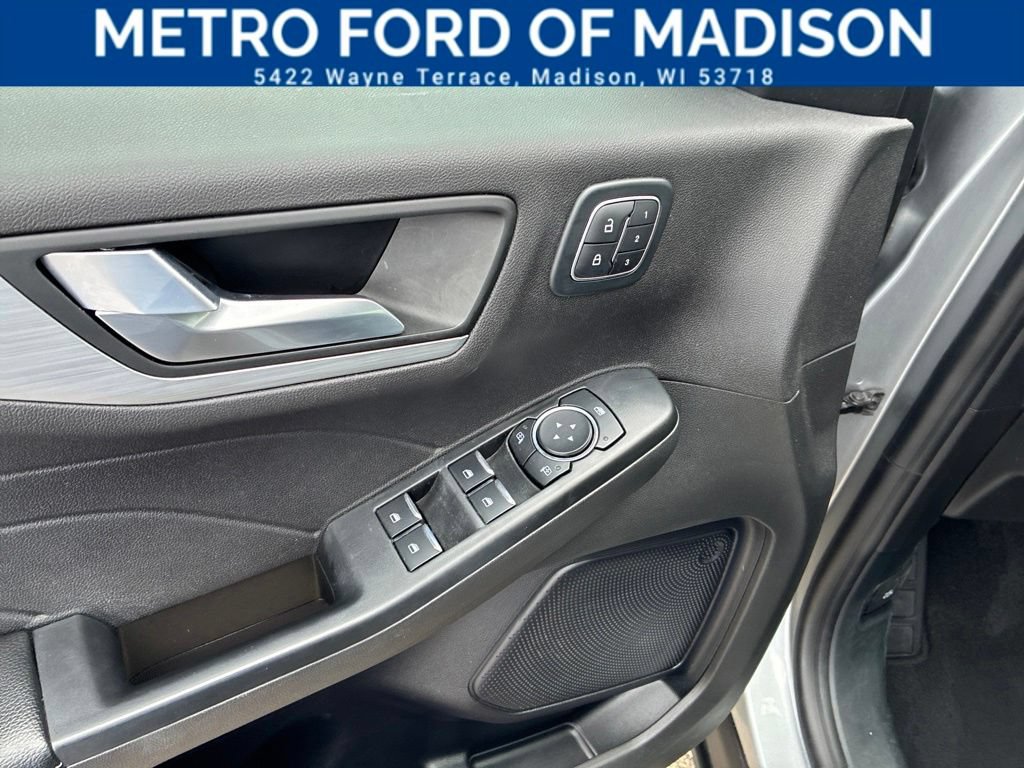 Certified 2024 Ford Escape Platinum AWD/4WD image 10