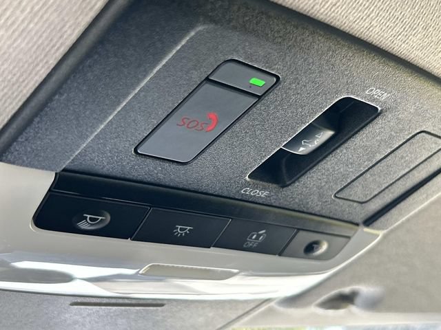 Used 2022 Nissan Sentra SR w/ SR Premium Package FWD image 38