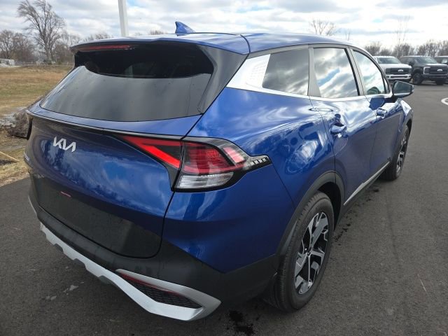 Used 2025 Kia Sportage EX image 4