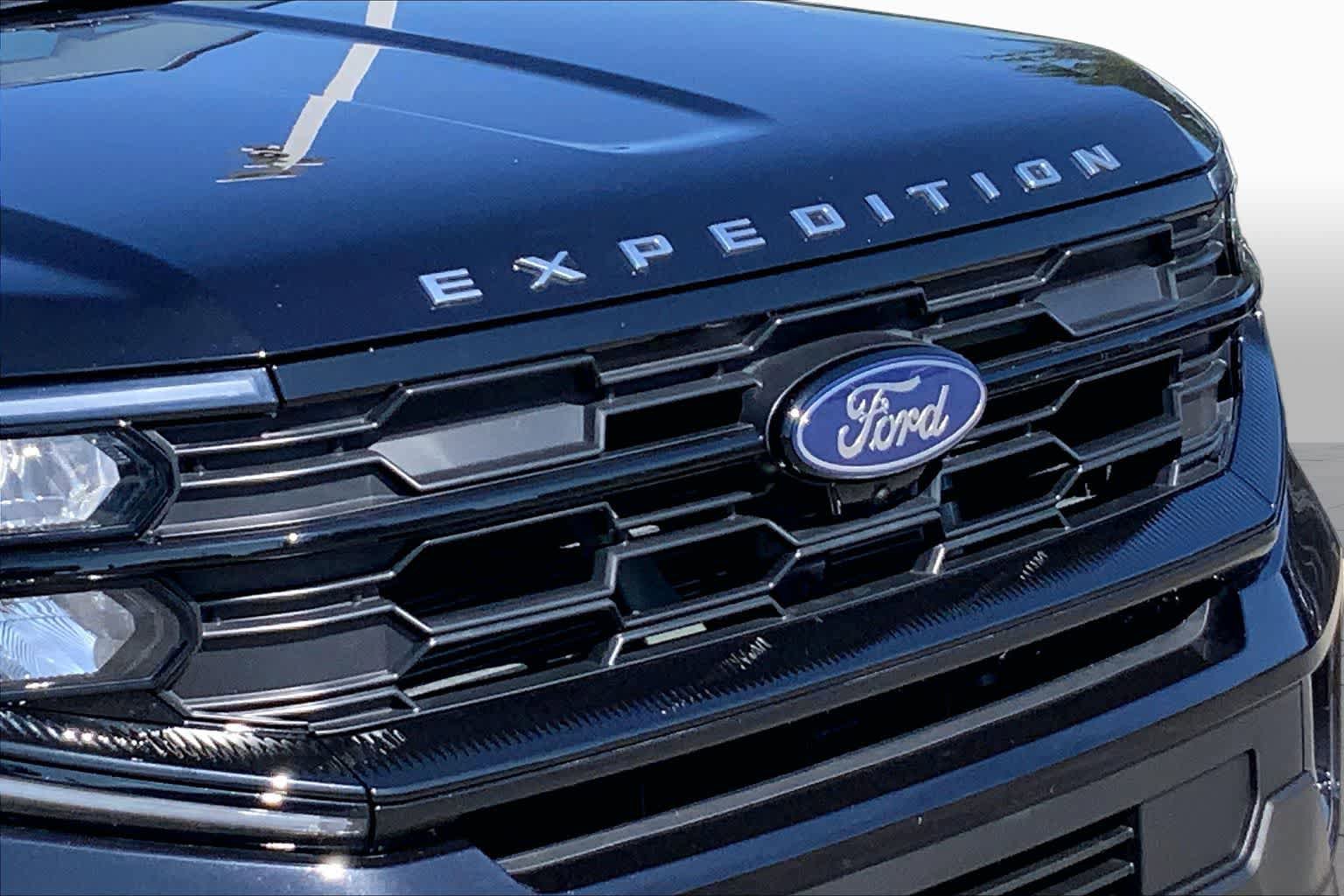 Certified 2025 Ford Expedition Active RWD image 27