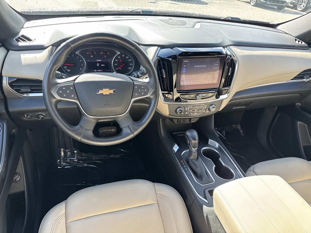 Used 2022 Chevrolet Traverse LT image 10