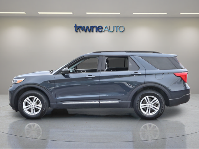 Certified 2023 Ford Explorer XLT w/ Equipment Group 202A AWD/4WD image 2