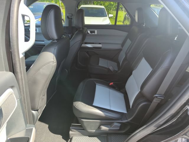 Certified 2024 Ford Explorer XLT w/ Equipment Group 202A AWD/4WD image 14