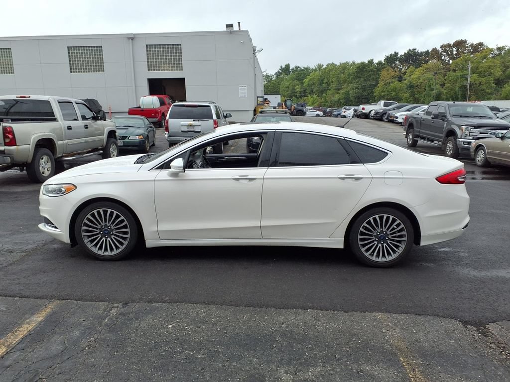 Certified 2018 Ford Fusion SE w/ Fusion SE Technology Package FWD image 6
