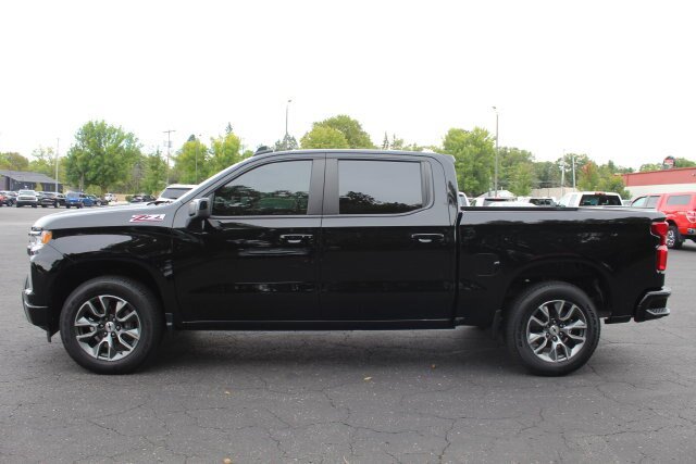 Used 2024 Chevrolet Silverado 1500 RST w/ Convenience Package II AWD/4WD image 9
