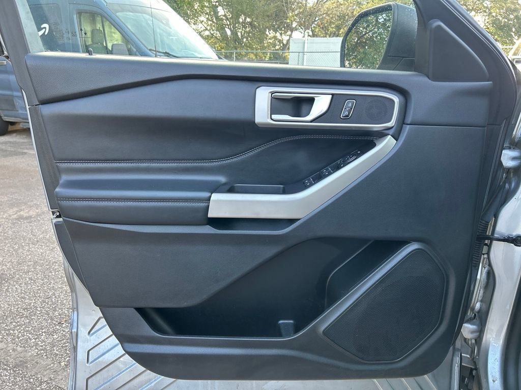 Certified 2023 Ford Explorer XLT w/ Equipment Group 202A image 9