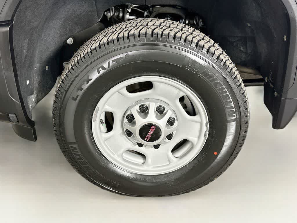 Used 2024 GMC Sierra 2500 Pro AWD/4WD image 8