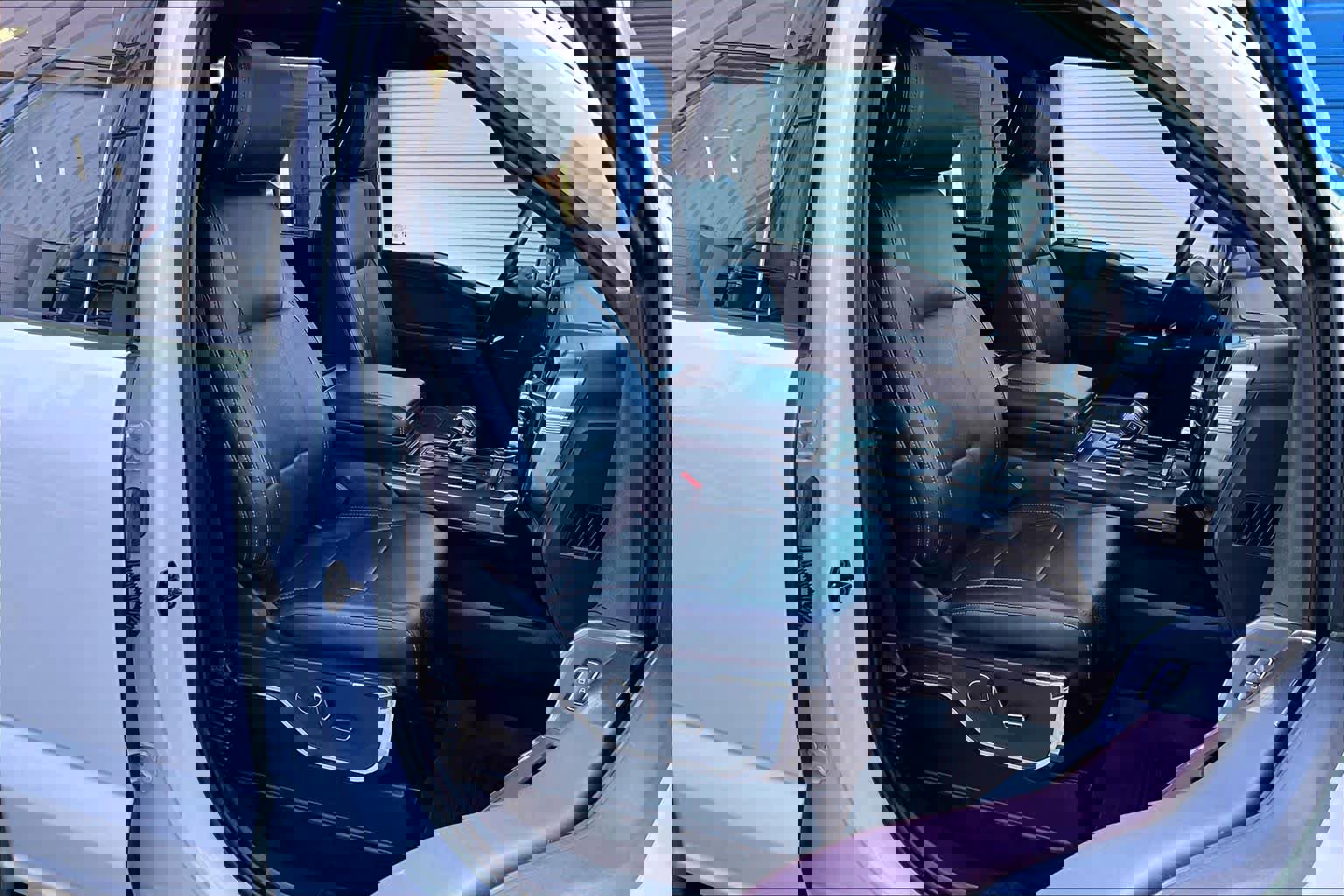 Certified 2022 Ford F150 Lariat w/ Equipment Group 502A High image 12