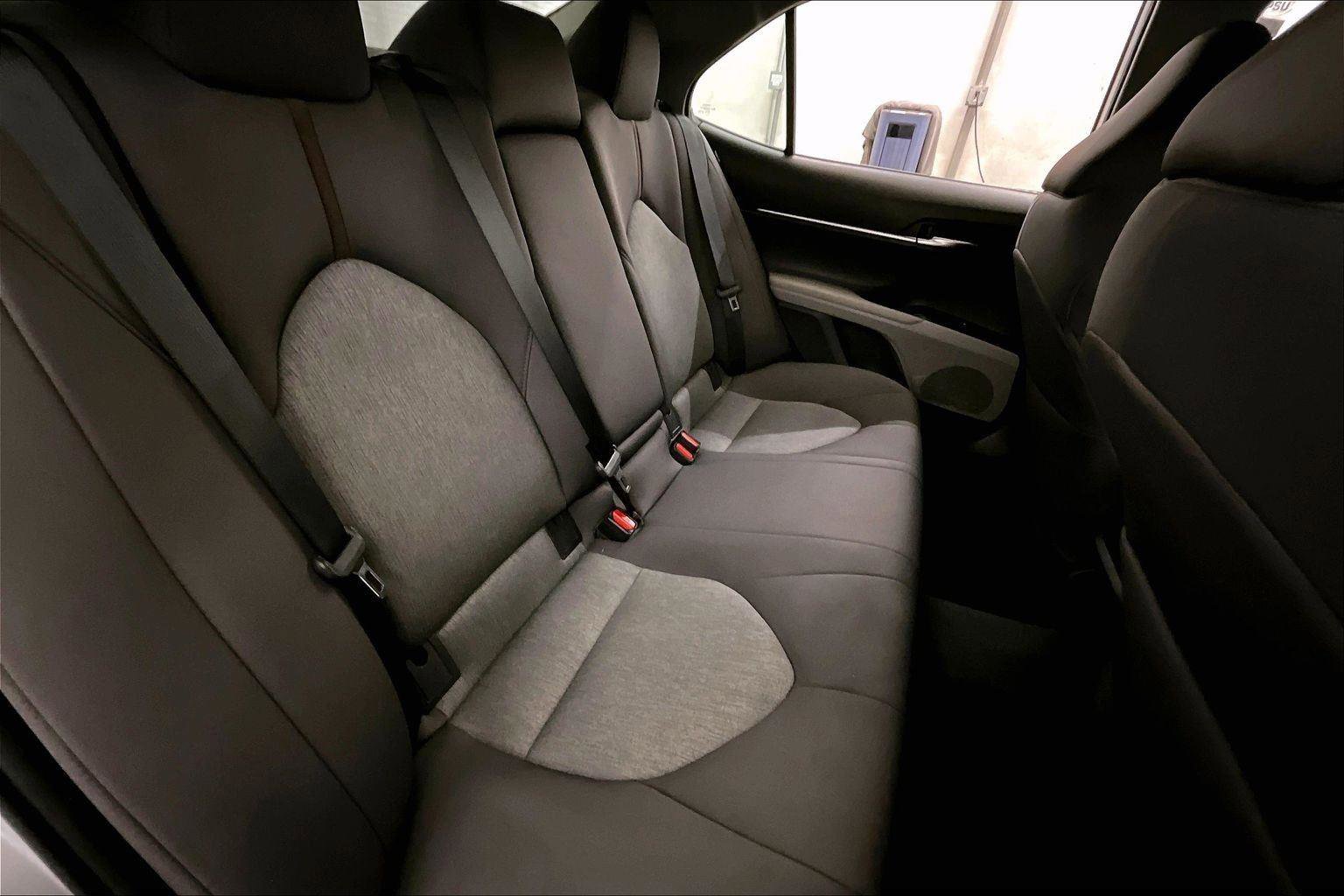 Used 2020 Toyota Camry LE image 26