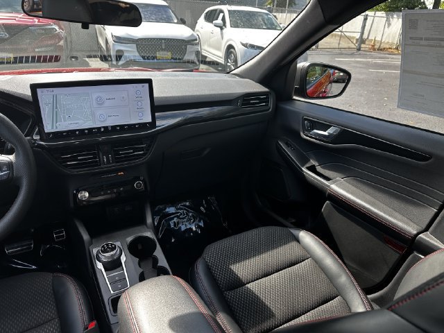 Certified 2023 Ford Escape ST-Line w/ Tech Pack #1 AWD/4WD image 17