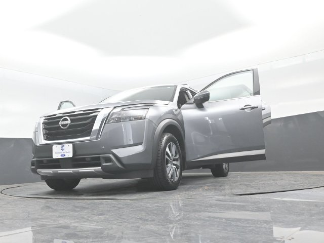 Used 2025 Nissan Pathfinder SL AWD/4WD image 31