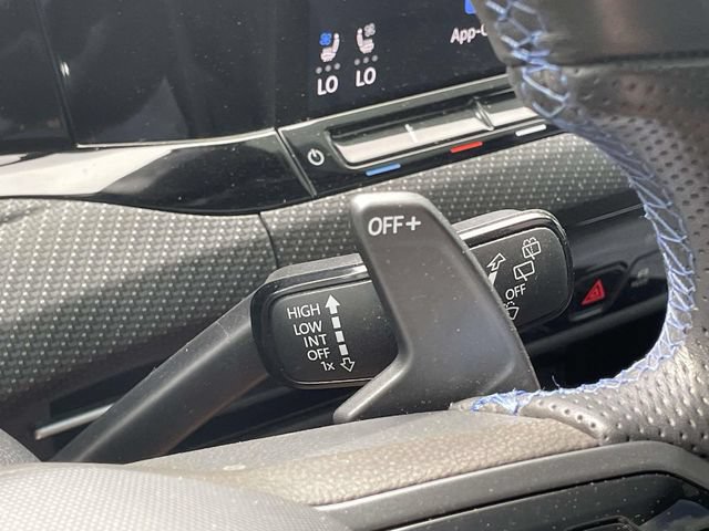 Used 2024 Volkswagen Golf R AWD/4WD image 30